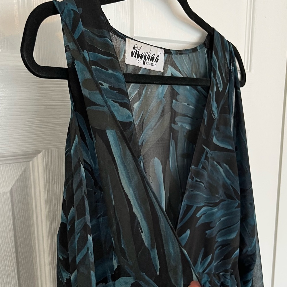 MEGHAN LA Tropical Split Long Sleeve High Low Dress Size S - Picture 5 of 9